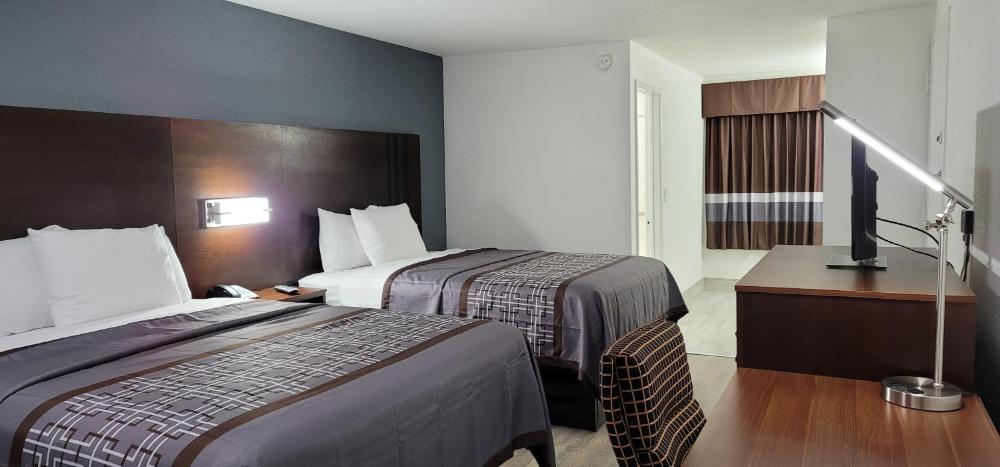 Queen Room interior